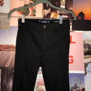 ♥︎ Black Skinny Hollister Jeans ♥︎